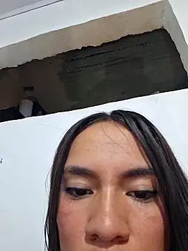 Snapshot of Kloemoretti chatting on March 10, 2025, 2:37 pm Kloemoretti online show from March 10, 2025, 2:37 pm