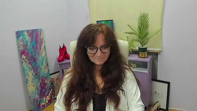 Alice xHeart online show from March 12, 2025, 9:44 am
