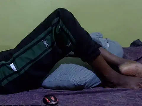 Snapshot of QUEEN-LIZ chatting on December 2, 2025, 6:03 pm QUEEN-LIZ online show from December 2, 2025, 6:03 pm