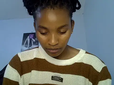 cute-alexis online show from May 3, 2026, 10:32 am