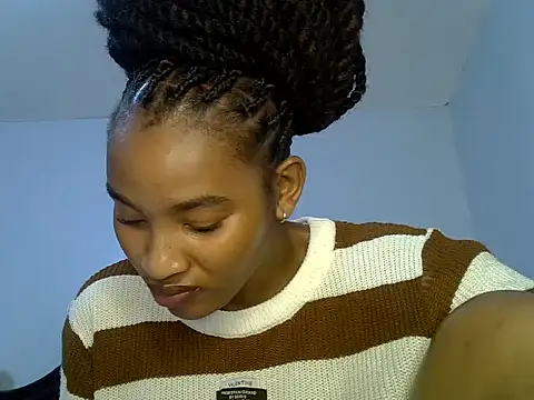 cute-alexis online show from June 8, 2026, 8:37 am