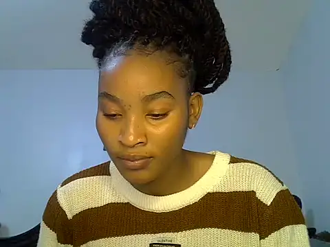 cute-alexis online show from June 13, 2026, 11:52 am