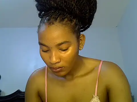 cute-alexis online show from June 16, 2026, 8:28 am
