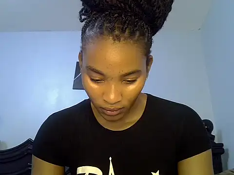 cute-alexis online show from June 19, 2026, 7:56 am