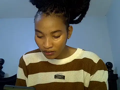 cute-alexis online show from June 22, 2026, 10:01 am