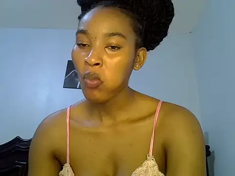 cute-alexis online show from June 26, 2026, 9:35 am