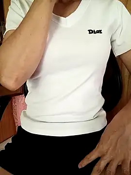 Snapshot of YunLem chatting on October 5, 2025, 1:59 am YunLem online show from October 5, 2025, 1:59 am