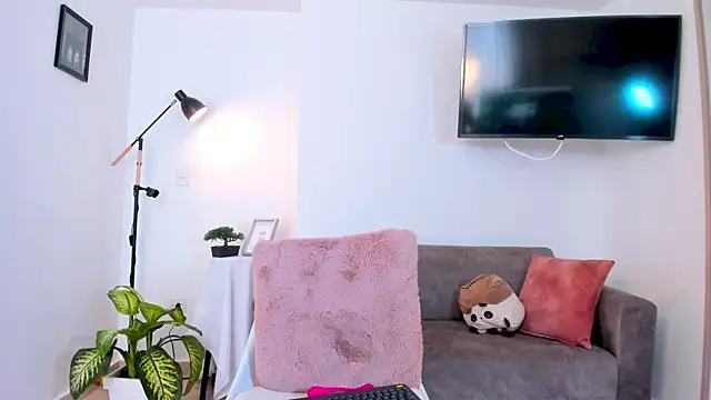 Hannaos online show from January 8, 2025, 2:14 pm