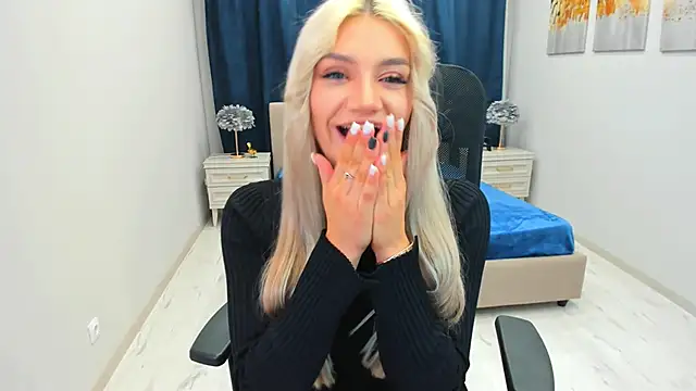SelenaeMoore online show from January 8, 2025, 11:32 am