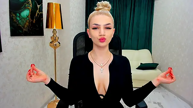 SelenaeMoore online show from February 24, 2025, 7:19 pm