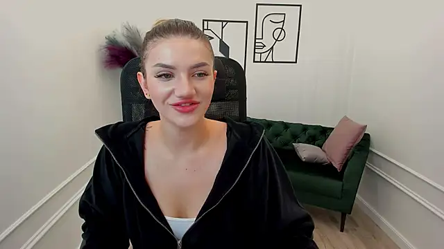 SelenaeMoore online show from October 8, 2025, 3:26 am