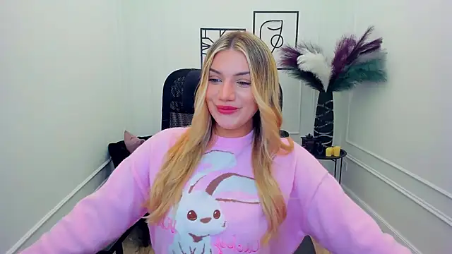 Snapshot of SelenaeMoore chatting on November 29, 2025, 7:50 pm SelenaeMoore online show from November 29, 2025, 7:50 pm