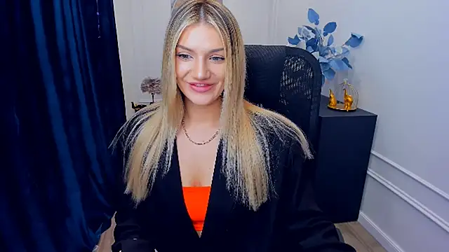 Snapshot of SelenaeMoore chatting on November 30, 2025, 6:34 pm SelenaeMoore online show from November 30, 2025, 6:34 pm