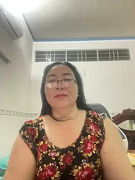 Snapshot of NDith chatting on March 4, 2025, 10:27 pm NDith online show from March 4, 2025, 10:27 pm