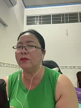 Snapshot of NDith chatting on March 6, 2025, 1:57 pm NDith online show from March 6, 2025, 1:57 pm
