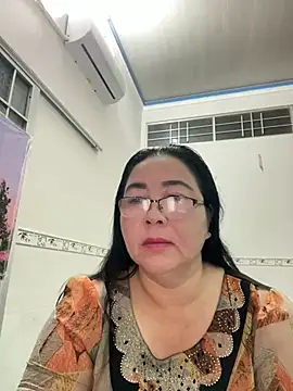 Snapshot of NDith chatting on March 12, 2025, 10:28 pm NDith online show from March 12, 2025, 10:28 pm