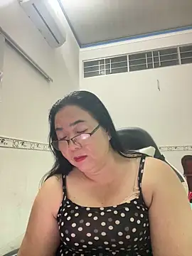 Snapshot of NDith chatting on March 18, 2025, 3:31 pm NDith online show from March 18, 2025, 3:31 pm