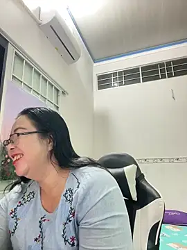 Snapshot of NDith chatting on March 21, 2025, 9:34 pm NDith online show from March 21, 2025, 9:34 pm