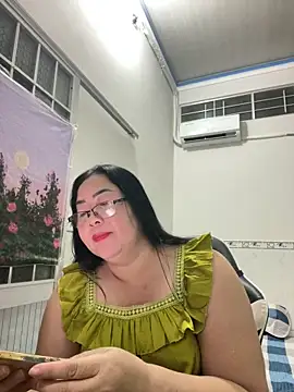 Snapshot of NDith chatting on October 11, 2025, 12:26 pm NDith online show from October 11, 2025, 12:26 pm