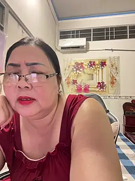 Snapshot of NDith chatting on March 1, 2026, 12:51 pm NDith online show from March 1, 2026, 12:51 pm