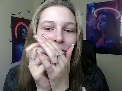 StrangerGi online show from May 14, 2026, 5:58 am