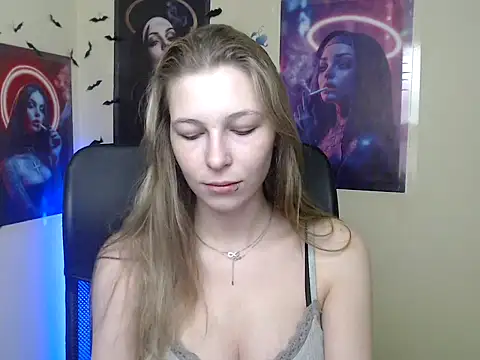 StrangerGi online show from May 15, 2026, 6:09 am