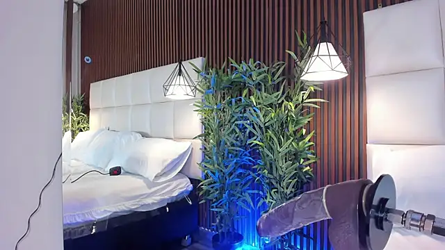 CailynBrowm online show from November 15, 2025, 4:21 am