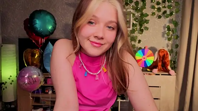 luna cross online show from June 11, 2026, 5:00 pm