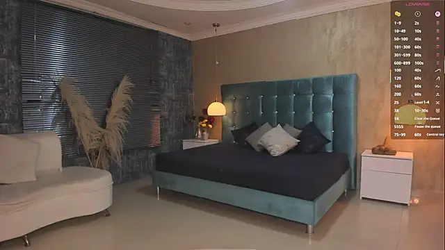 MelanieRioss online show from February 25, 2026, 1:32 pm