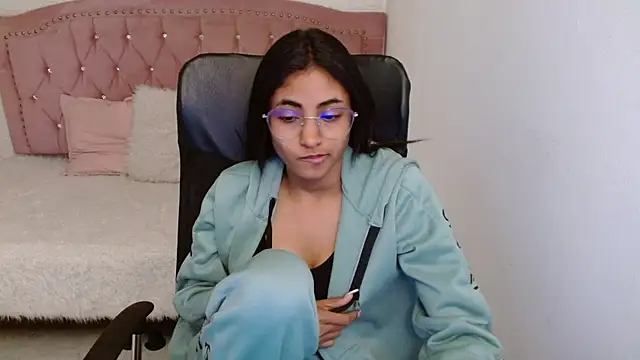 Snapshot of shaneelle chatting on January 24, 2025, 6:14 am shaneelle online show from January 24, 2025, 6:14 am