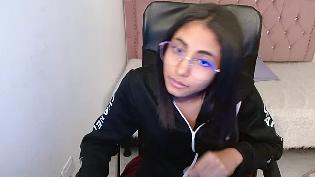 Snapshot of shaneelle chatting on January 29, 2025, 9:23 am shaneelle online show from January 29, 2025, 9:23 am