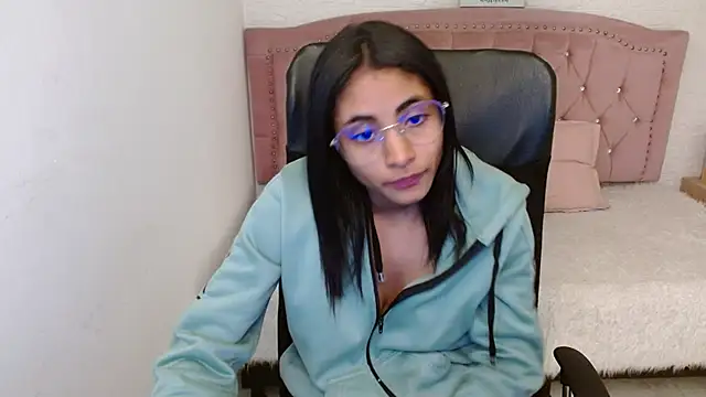 Snapshot of shaneelle chatting on February 1, 2025, 6:21 am shaneelle online show from February 1, 2025, 6:21 am