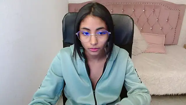 Snapshot of shaneelle chatting on February 4, 2025, 9:28 am shaneelle online show from February 4, 2025, 9:28 am