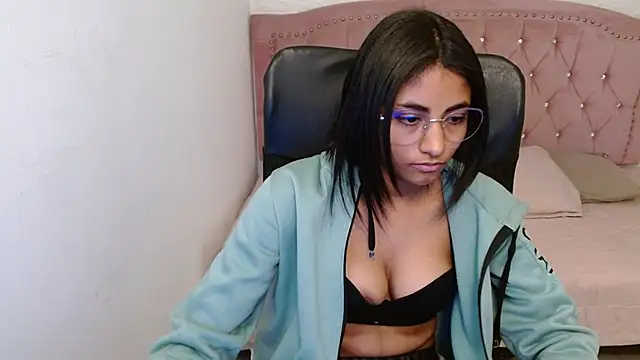 Snapshot of shaneelle chatting on February 8, 2025, 6:12 am shaneelle online show from February 8, 2025, 6:12 am