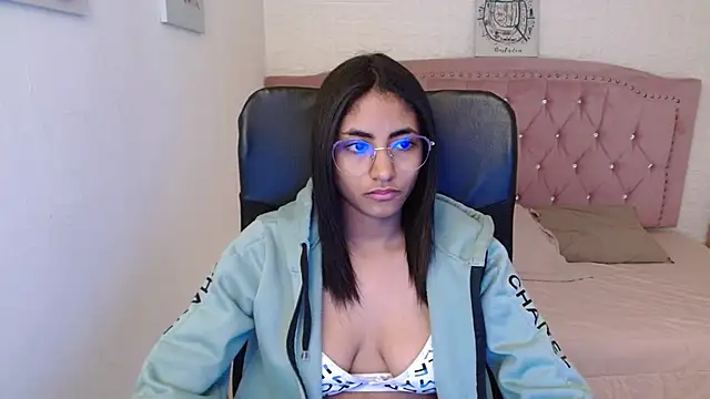 Snapshot of shaneelle chatting on February 18, 2025, 3:10 am shaneelle online show from February 18, 2025, 3:10 am