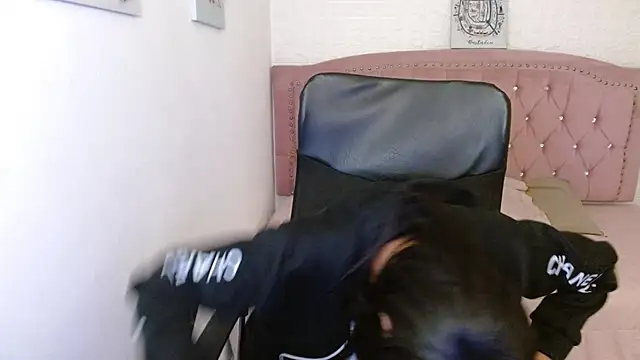 Snapshot of shaneelle chatting on February 22, 2025, 6:06 am shaneelle online show from February 22, 2025, 6:06 am