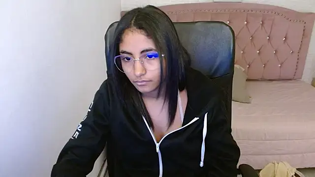 Snapshot of shaneelle chatting on March 12, 2025, 9:12 am shaneelle online show from March 12, 2025, 9:12 am