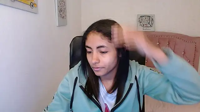 Snapshot of shaneelle chatting on March 13, 2025, 3:11 am shaneelle online show from March 13, 2025, 3:11 am