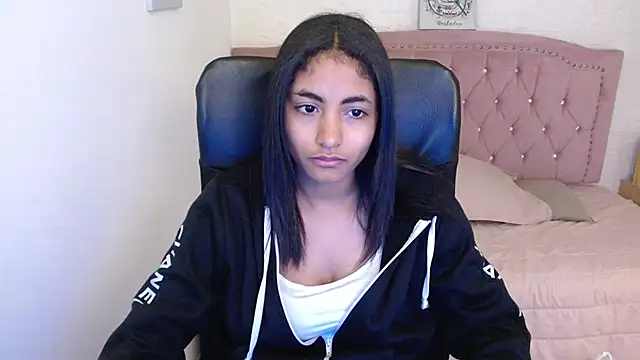 Snapshot of shaneelle chatting on March 14, 2025, 3:15 am shaneelle online show from March 14, 2025, 3:15 am