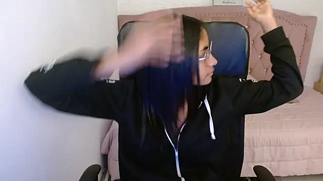 Snapshot of shaneelle chatting on March 14, 2025, 9:24 am shaneelle online show from March 14, 2025, 9:24 am