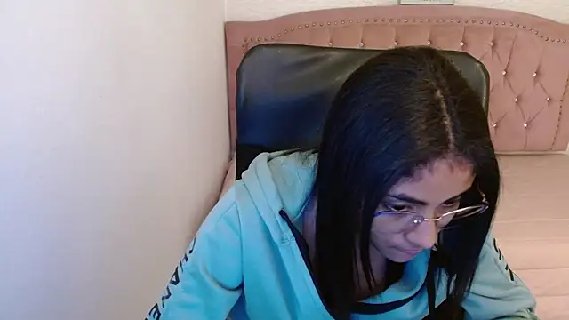 Snapshot of shaneelle chatting on March 15, 2025, 6:14 am shaneelle online show from March 15, 2025, 6:14 am