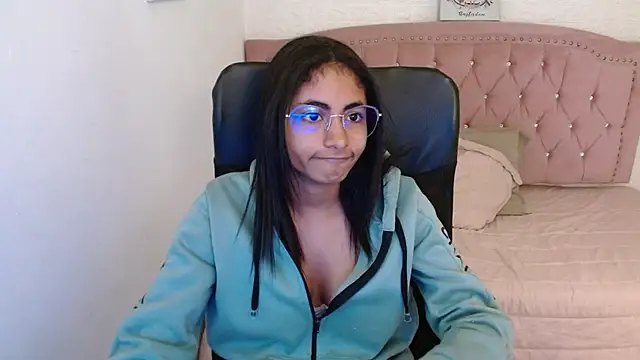 Snapshot of shaneelle chatting on March 15, 2025, 9:19 am shaneelle online show from March 15, 2025, 9:19 am