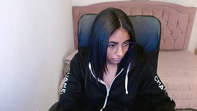 Snapshot of shaneelle chatting on March 19, 2025, 9:17 am shaneelle online show from March 19, 2025, 9:17 am