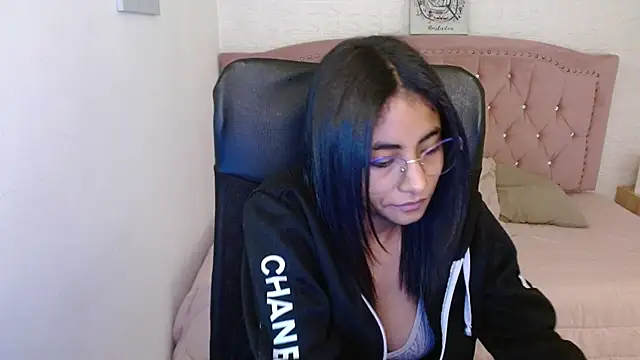 Snapshot of shaneelle chatting on March 21, 2025, 6:05 am shaneelle online show from March 21, 2025, 6:05 am