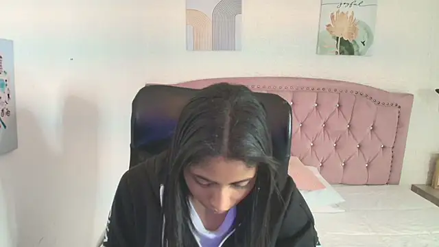 Snapshot of shaneelle chatting on September 12, 2025, 3:06 am shaneelle online show from September 12, 2025, 3:06 am