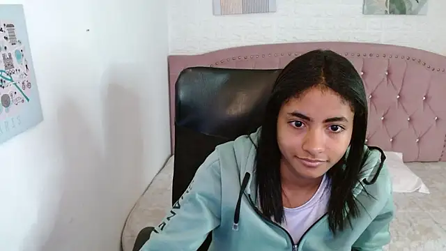 Snapshot of shaneelle chatting on October 2, 2025, 3:02 am shaneelle online show from October 2, 2025, 3:02 am