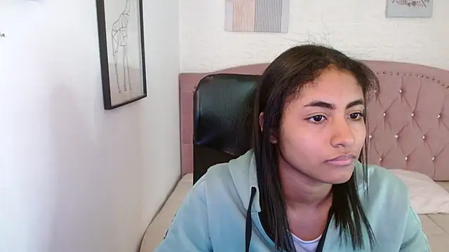 Snapshot of shaneelle chatting on October 24, 2025, 3:03 am shaneelle online show from October 24, 2025, 3:03 am