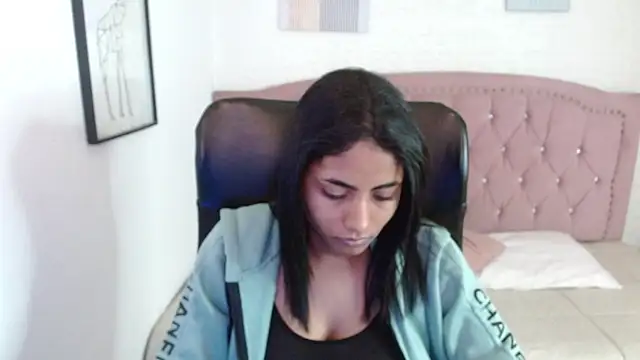 Snapshot of shaneelle chatting on October 29, 2025, 3:09 am shaneelle online show from October 29, 2025, 3:09 am