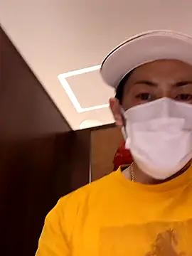 Snapshot of RYOTA8888888888 chatting on January 22, 2025, 6:52 am RYOTA8888888888 online show from January 22, 2025, 6:52 am