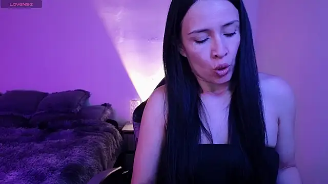 cristal hilton 10 online show from January 18, 2026, 12:14 am